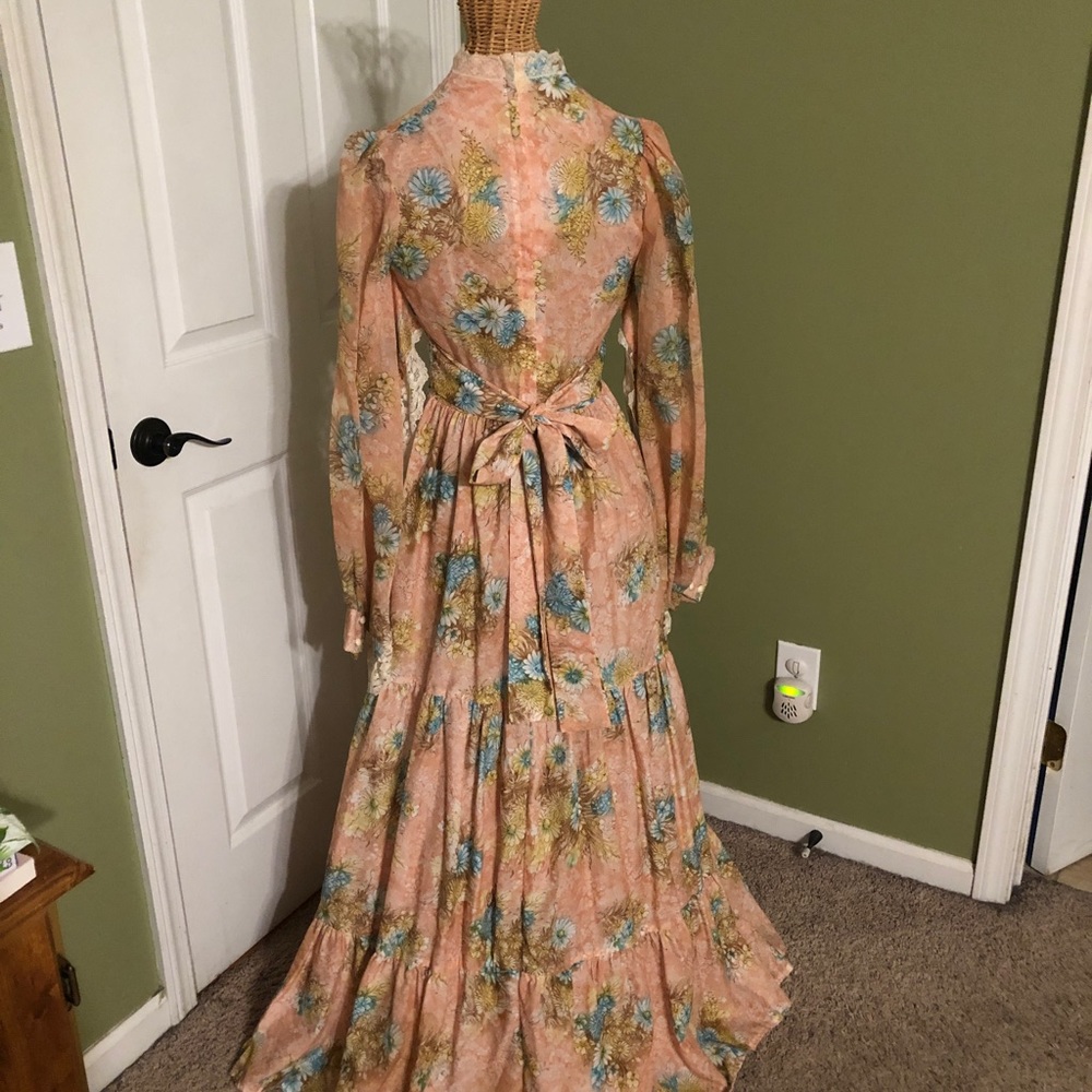 Vintage 70s gunne sax style floral maxi dress with bishop sleeves - Picture 3 of 13